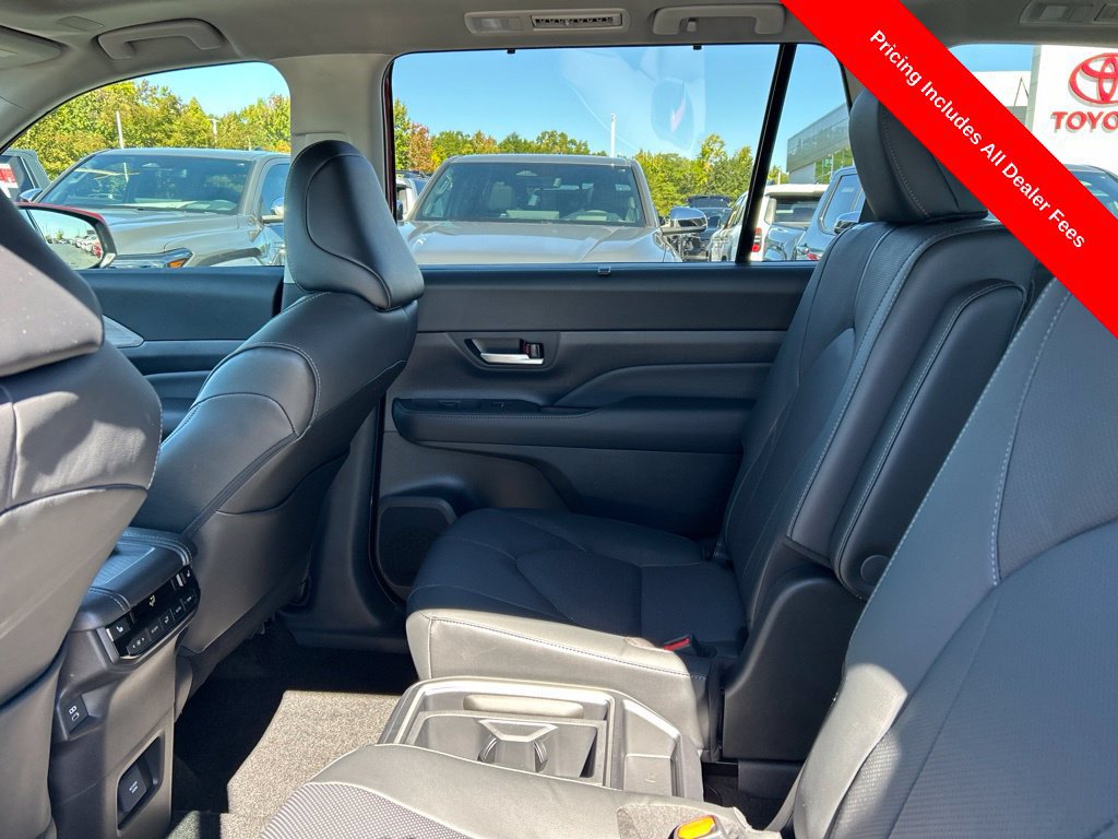 Used 2026 Toyota Grand Highlander AWD image 16
