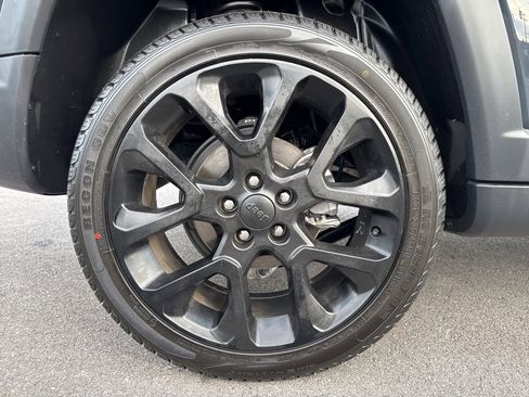 Used 2018 Jeep Compass Limited w/ Navigation Group image 12