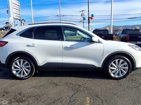 Certified 2022 Ford Escape Titanium w/ Titanium Elite Package image 9