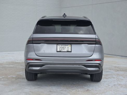 Used 2024 Lincoln Nautilus Reserve w/ Equipment Group 202A image 7