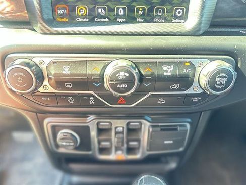 Used 2022 Jeep Gladiator Sport image 39