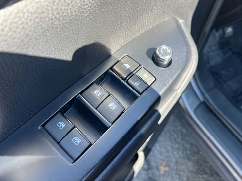 Used 2019 Toyota Highlander XLE image 32