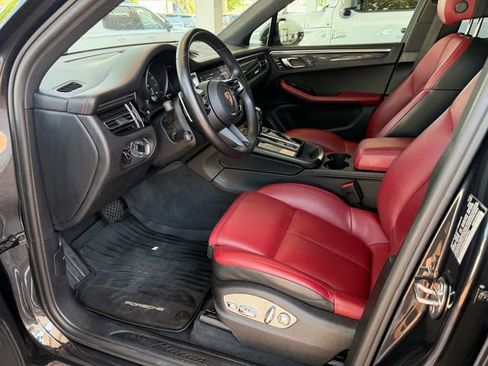 Used 2022 Porsche Macan AWD/4WD image 10