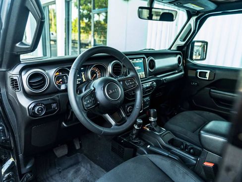 Used 2023 Jeep Gladiator Sport AWD/4WD image 4