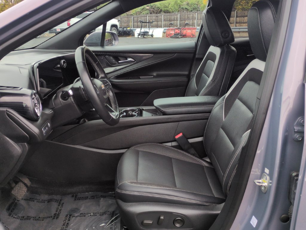 Used 2024 Chevrolet Blazer EV LT AWD/4WD image 9