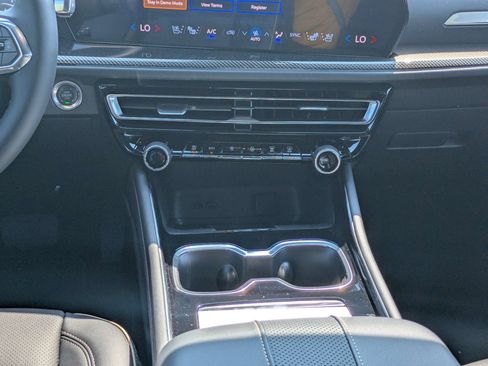 New 2026 Chevrolet Traverse High Country FWD image 21
