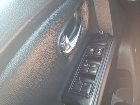 Used 2018 Nissan Titan SV w/ SV Convenience Package AWD/4WD image 29