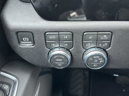 New 2026 GMC Sierra 2500 SLT w/ SLT Convenience Package image 31