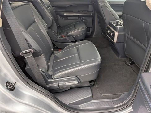 Used 2024 Ford Expedition XLT image 34