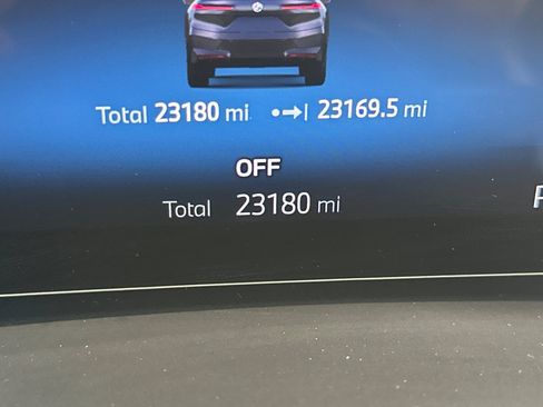 Used 2024 BMW iX xDrive50 w/ Premium Package AWD/4WD image 37