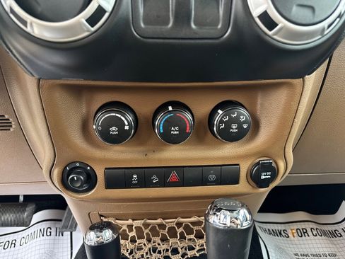 Used 2014 Jeep Wrangler Sahara w/ Connectivity Group image 10