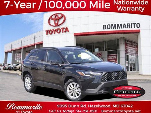 Certified 2025 Toyota Corolla Cross LE FWD image 1