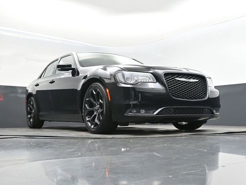 Used 2020 Chrysler 300 S w/ 300S Premium Group image 46