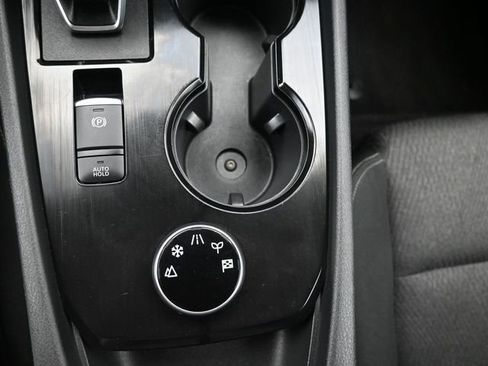 Used 2025 Nissan Rogue SV image 17