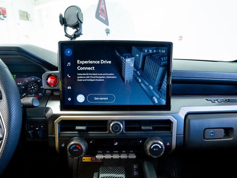 Used 2024 Toyota Tacoma TRD Off-Road image 45