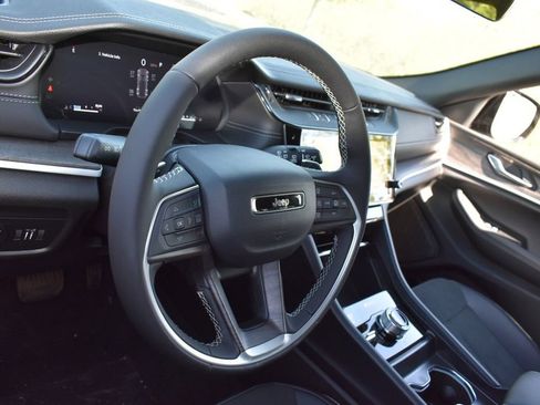 New 2026 Jeep Grand Cherokee Altitude AWD/4WD image 10