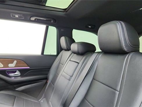 Used 2025 Mercedes-Benz GLS 450 4MATIC image 34
