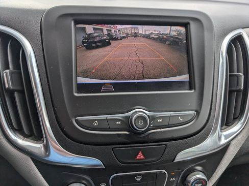 Used 2020 Chevrolet Equinox LS FWD image 23