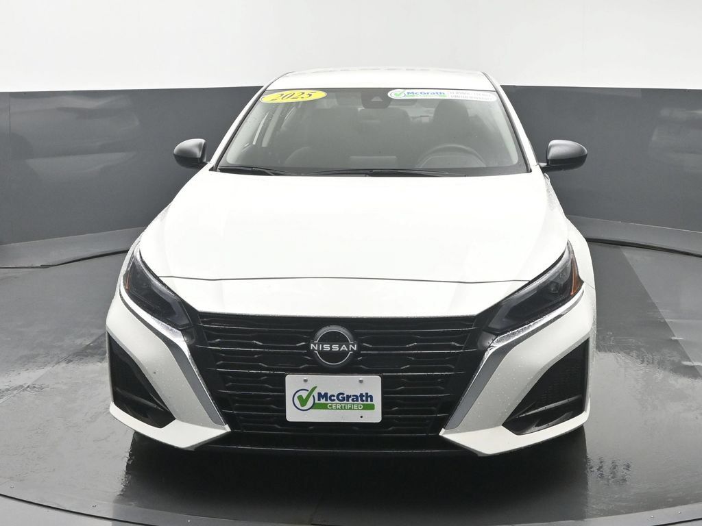 Used 2025 Nissan Altima 2.5 SV FWD image 6