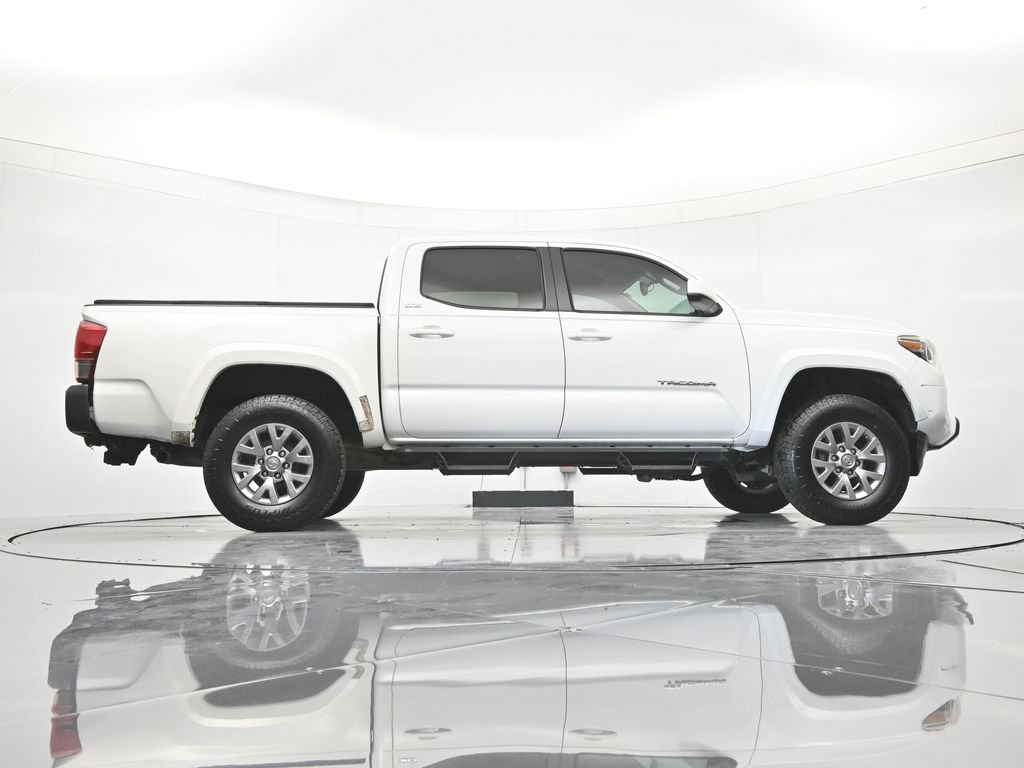 Used 2017 Toyota Tacoma SR5 w/ Tow Package AWD/4WD image 39