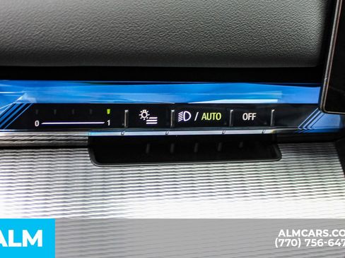 Used 2025 BMW i5 eDrive40i w/ M Sport Package RWD image 32