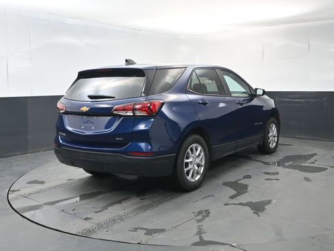 Used 2023 Chevrolet Equinox LS w/ LS Convenience Package AWD/4WD image 5
