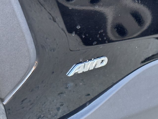 Used 2025 Toyota RAV4 XLE AWD/4WD image 10
