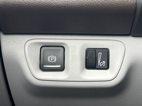 Used 2021 GMC Acadia SLT w/ Premium Package image 13