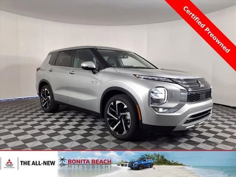 Used 2024 Mitsubishi Outlander SE image 1