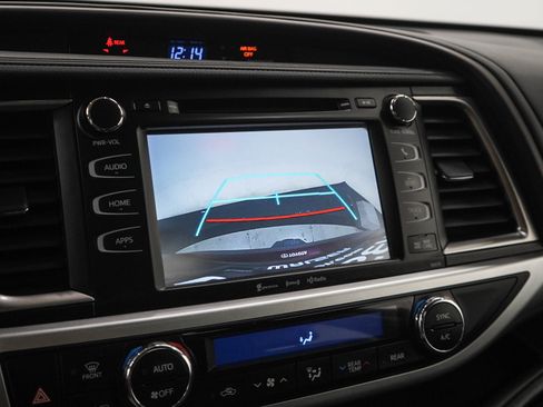 Used 2017 Toyota Highlander XLE AWD/4WD image 22