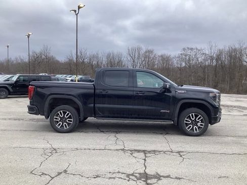 Used 2024 GMC Sierra 1500 AT4 w/ Technology Package image 8