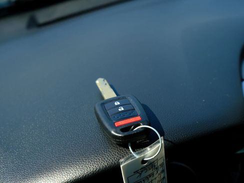Used 2015 Honda Fit LX image 40