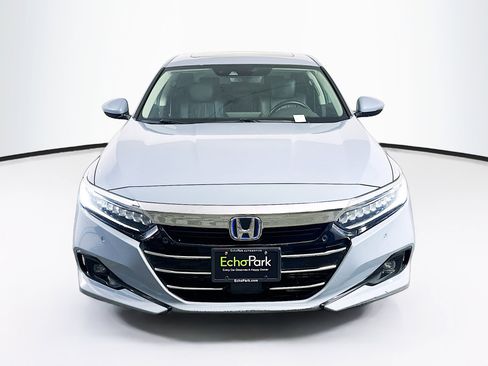 Used 2021 Honda Accord Touring image 2