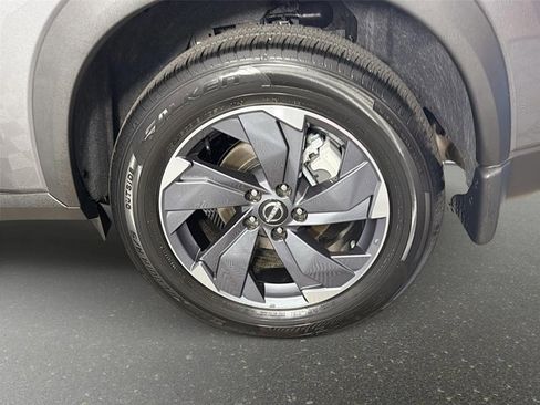 Certified 2026 Nissan Rogue SV FWD image 28