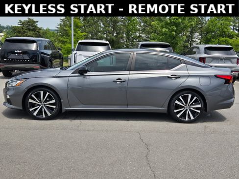 Used 2022 Nissan Altima 2.5 SR FWD image 4