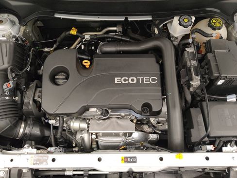 Used 2021 Chevrolet Equinox LT FWD image 30