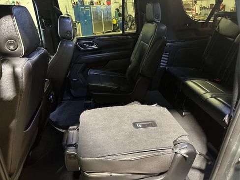Used 2023 Chevrolet Suburban Premier image 52