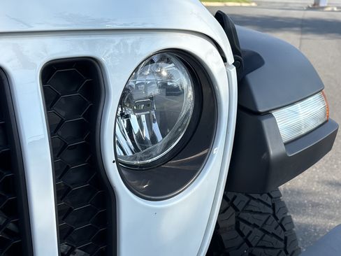Used 2022 Jeep Gladiator Mojave AWD/4WD image 11