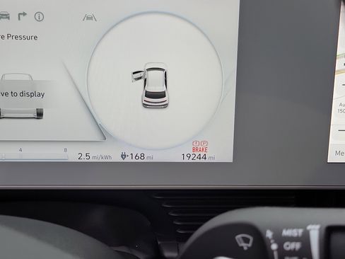 Certified 2024 Hyundai Ioniq 5 SE image 10