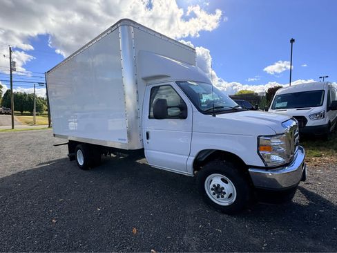 New 2024 Ford E-450 and Econoline 450 Super Duty w/ Power Windows & Locks Group image 35