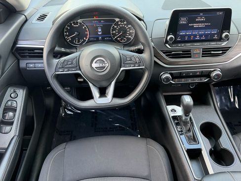 Certified 2025 Nissan Altima 2.5 SV FWD image 12