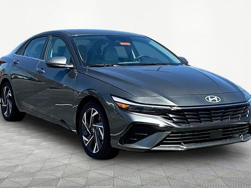 New 2026 Hyundai Elantra Limited FWD image 3