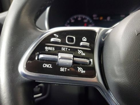 Used 2023 Mercedes-Benz GLC 300 4MATIC Coupe image 21