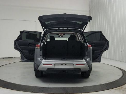 Used 2025 Nissan Pathfinder Platinum w/ Cargo Package FWD image 15