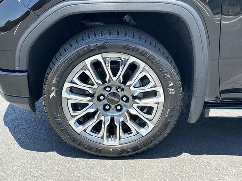 Used 2023 GMC Sierra 1500 Denali Ultimate AWD/4WD image 11