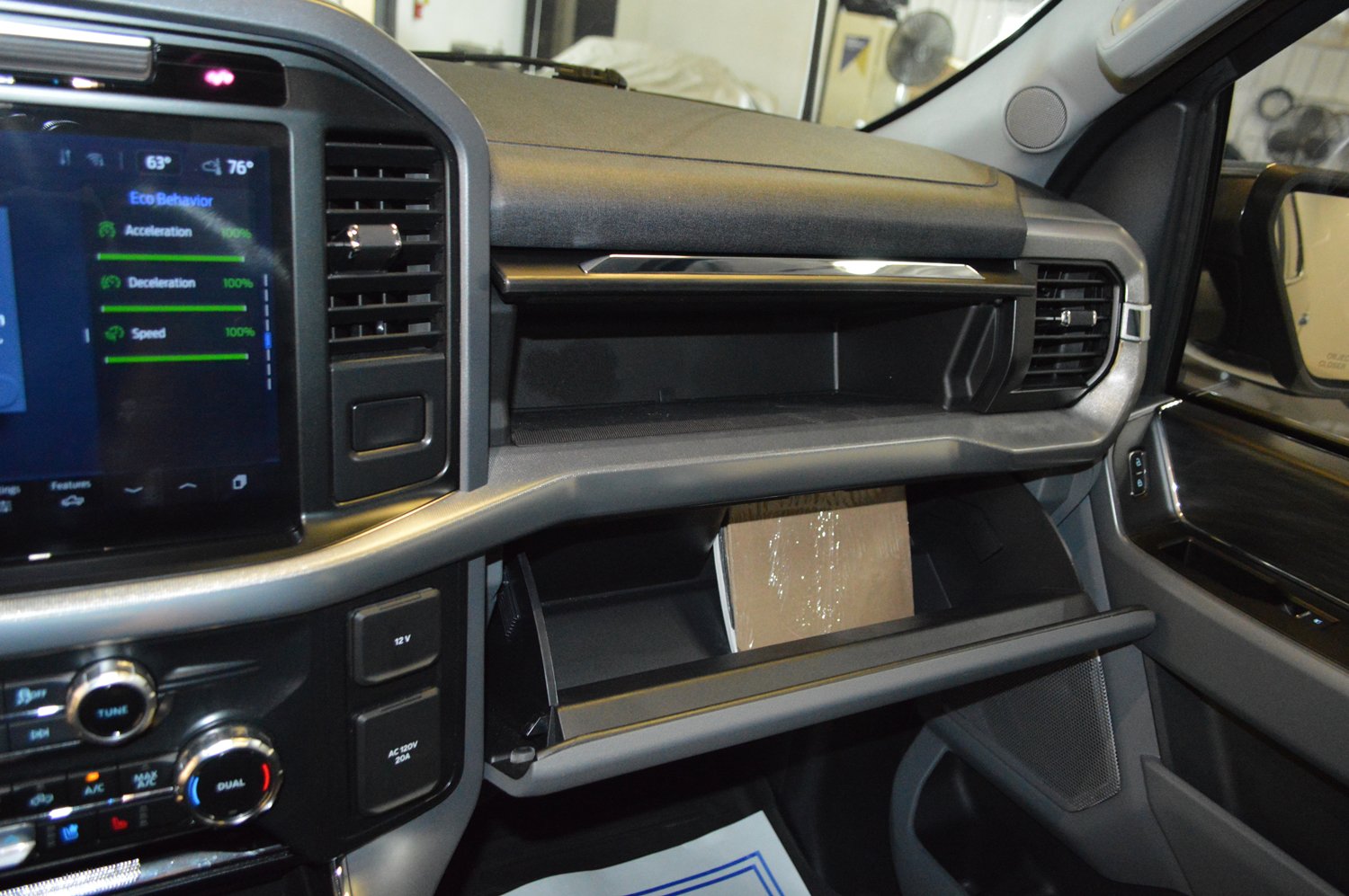 Used 2025 Ford F150 Lariat w/ Equipment Group 501A Mid AWD/4WD image 21