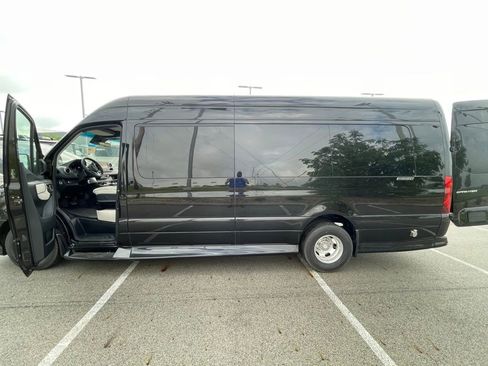 Used 2024 Mercedes-Benz Sprinter 3500 image 13