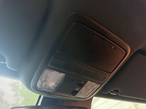 Used 2022 Honda Pilot Sport image 28