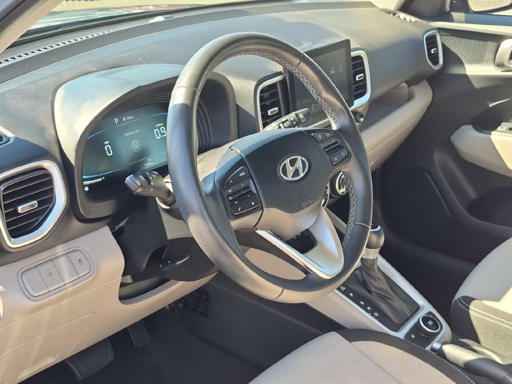 Used 2026 Hyundai Venue SEL FWD image 15