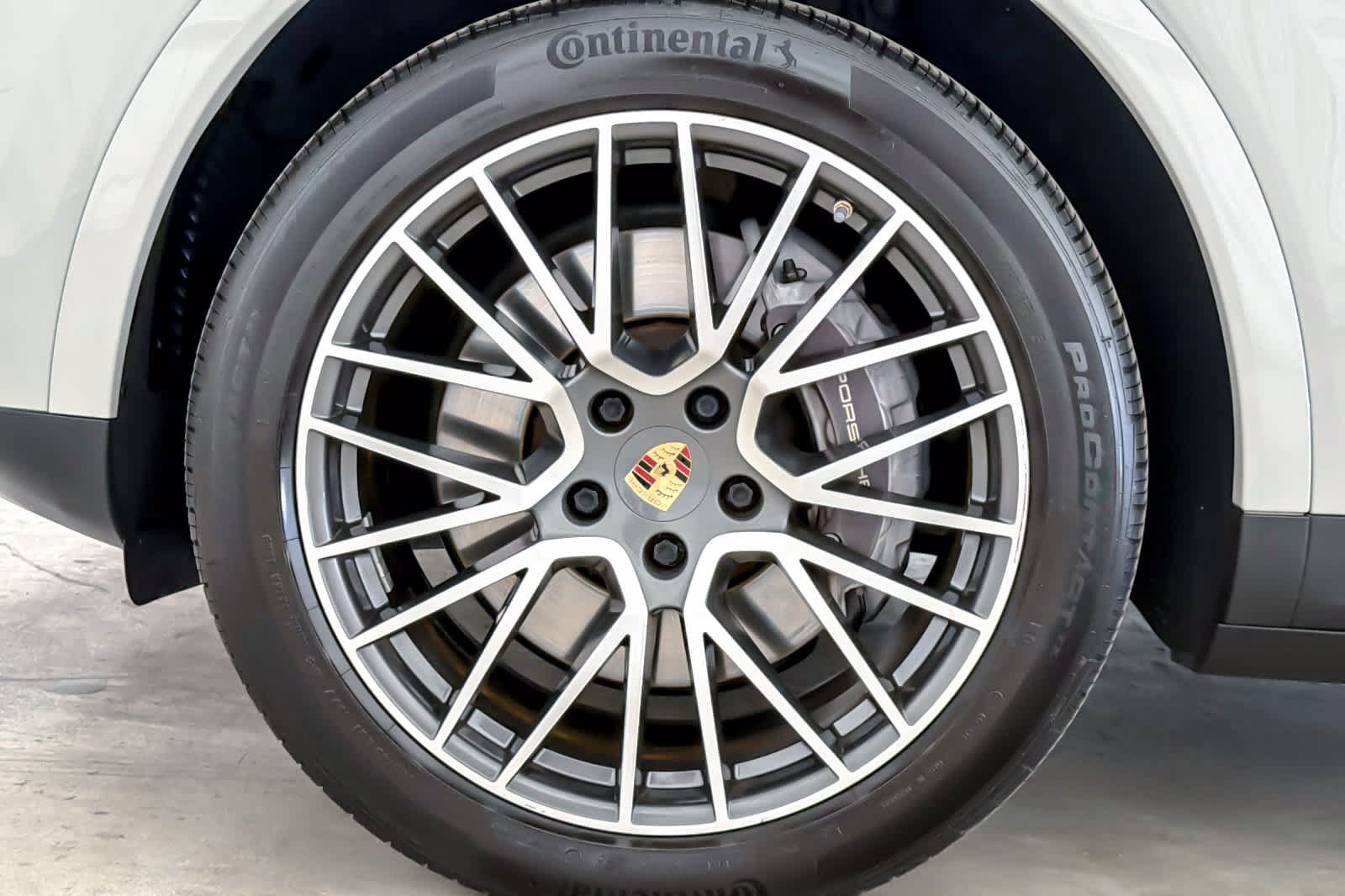 Used 2022 Porsche Cayenne Coupe AWD/4WD image 27